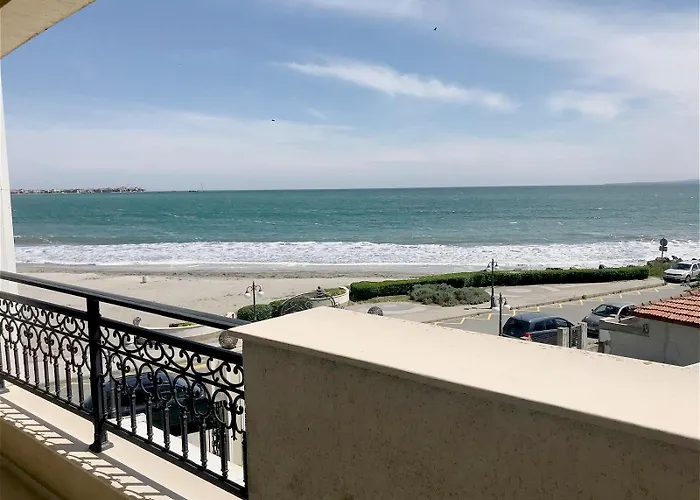 Private Super Apartments By Sea In Apart Hotel !